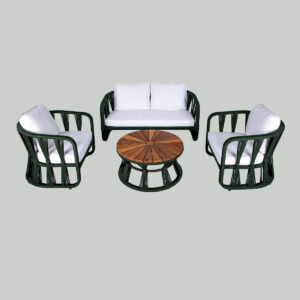 Conjunto de Sofá Bianca composto por um sofá de 2 ou 3 lugares, 2 poltronas e mesa de centro em madeira Cumarú.