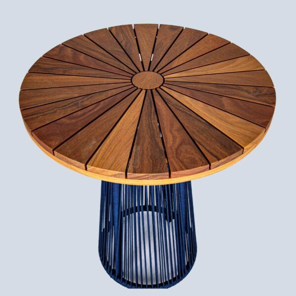 mesa bistro em corda nautica e tampo de madeira cumaru milano superior