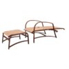 Poltrona Chaise Cannes com braços e acabamento em Tela Sling, deitada, com puff.